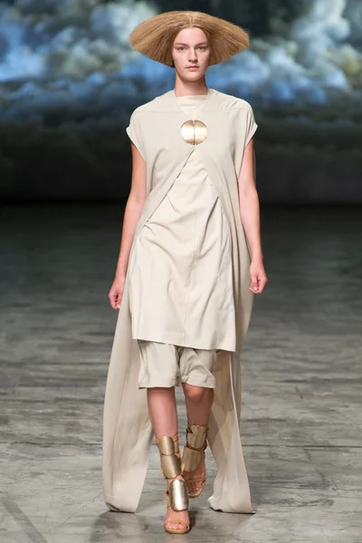 Look 38